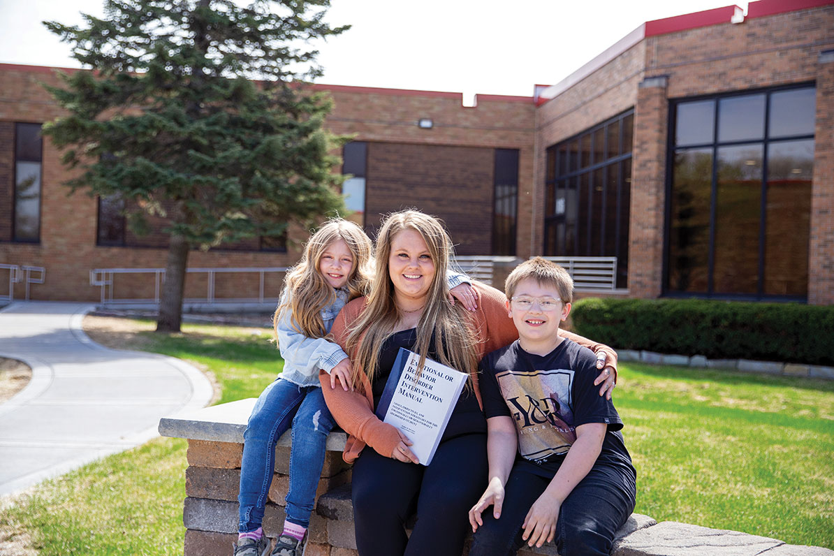 人类服务学生平衡家庭和未来